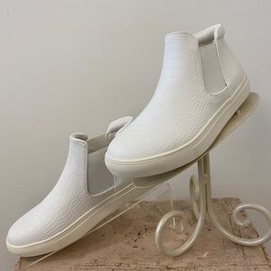 Coconuts by Matisse white slide on